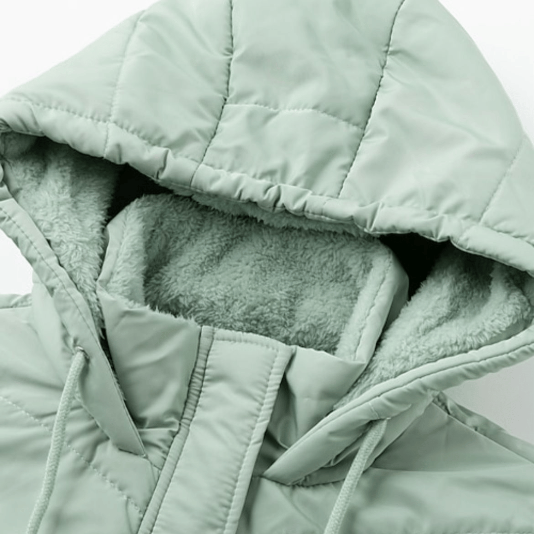 Détail de la doublure thermique de la parka épaisse femme