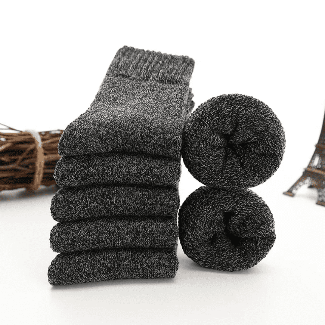 Détail du tricot en laine mérinos des chaussettes