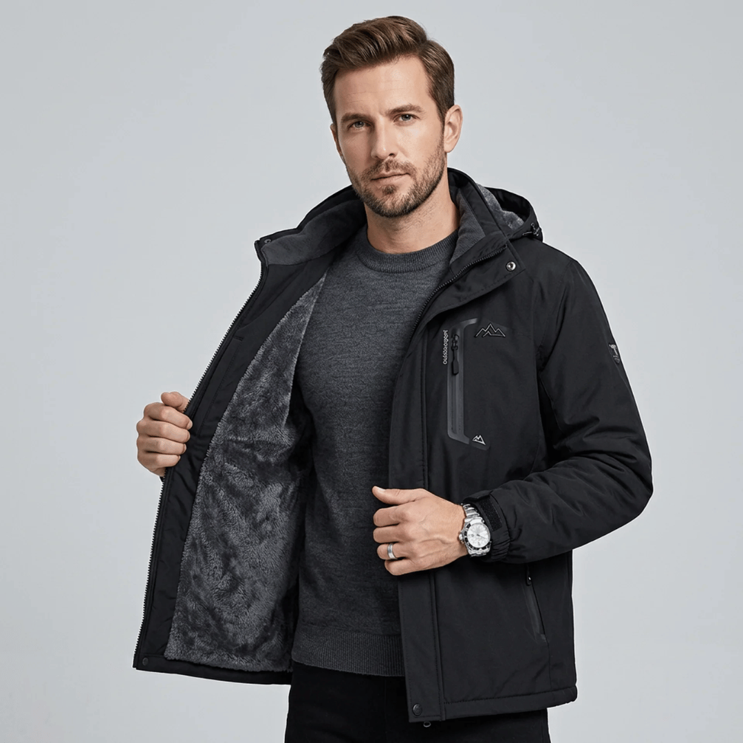 Detail de la capuche ajustable de la veste de neige homme