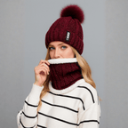 Ensemble bonnet et tour de cou vu de face