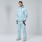 Ensemble de ski homme vu de dos sur la neige