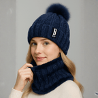 Bonnet en maille tricotée porté en hiver