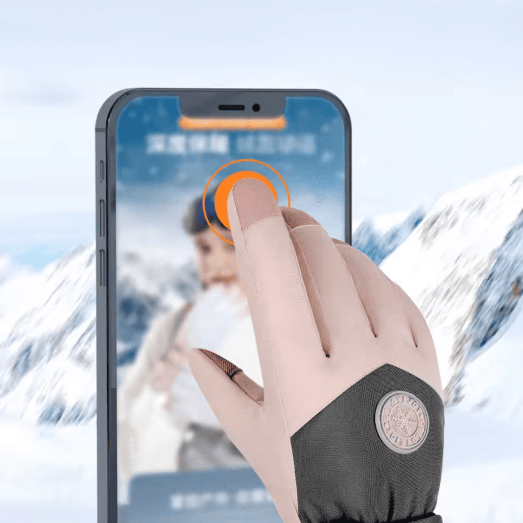 Détail des bouts de doigts tactiles des gants de ski