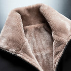 Detail du col montant de la veste coupe-vent homme