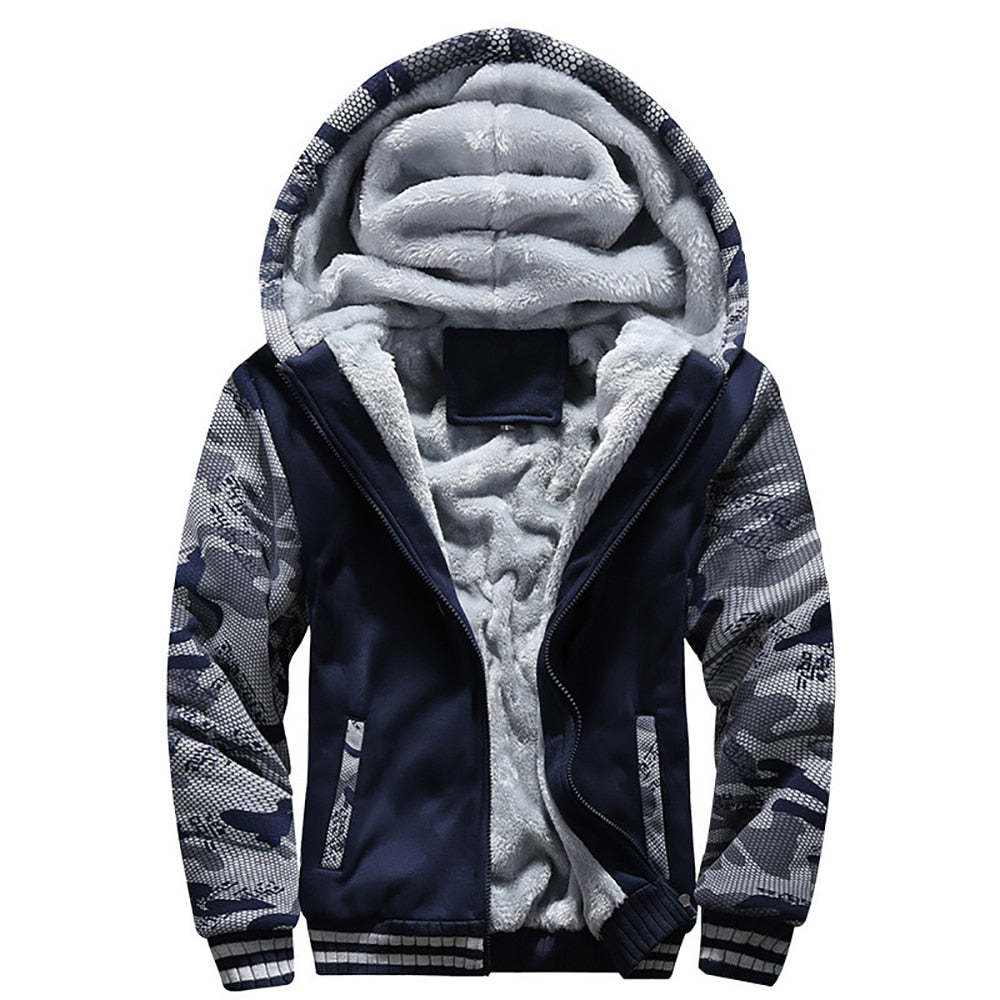 Detail de la capuche doublee de la veste homme