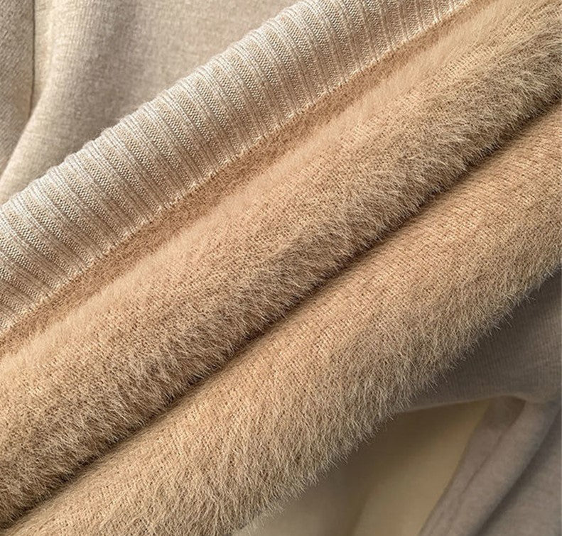 Détail de l'intérieur peluché du pull polaire femme