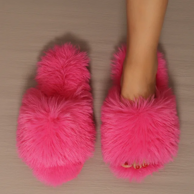 Détail de la peluche des chaussons polaires femme