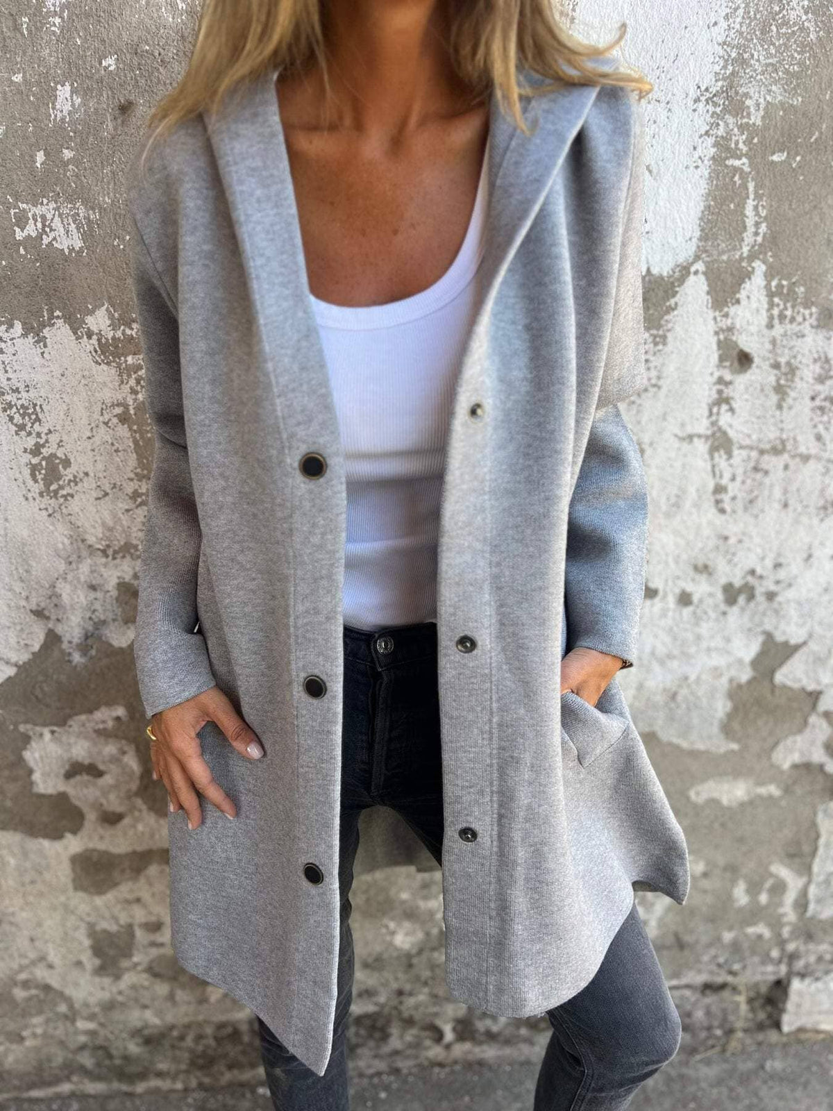 Manteau femme à capuche boutonnage simple