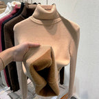 Pull polaire col roulé femme porté de face